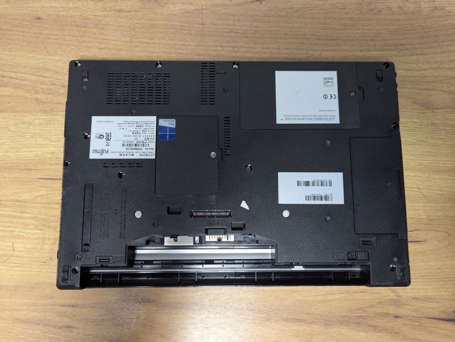 Уцінка! Ноутбук Б/В Fujitsu E744, Intel Core i5-4300M, DDR3 16 GB, SSD 128GB, 14" HD