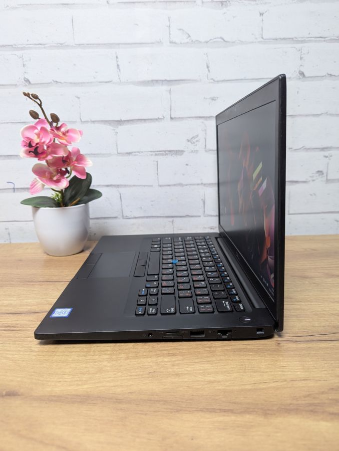 Уцінка! Ноутбук Б/В Dell Latitude 7480, Intel Core i5-7300U, DDR4 8 GB, SSD 256GB, 14" Full HD