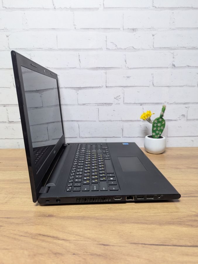 Ноутбук Б/В Dell Inspiron 15, Intel Core i3-4030U, DDR3 8 GB, SSD 256GB, 15.6" HD