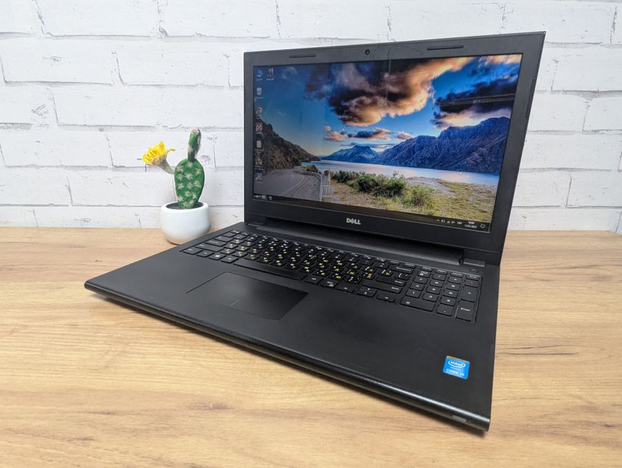 Ноутбук Б/В Dell Inspiron 15, Intel Core i3-4030U, DDR3 8 GB, SSD 256GB, 15.6" HD