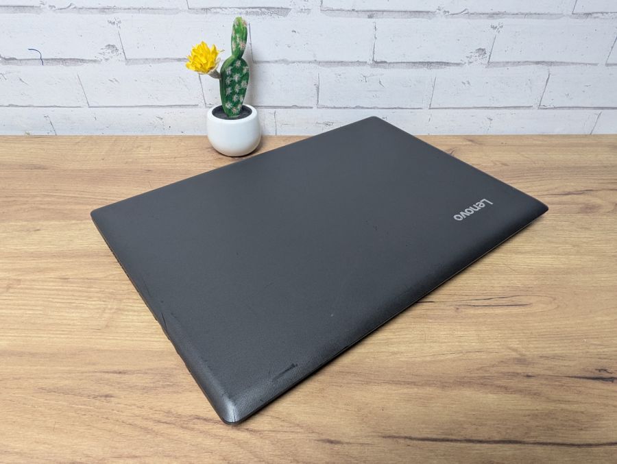 Ноутбук Б/В Lenovo V110-17IKB, Intel Core i5-7200U, DDR3 12 GB, SSD 240GB, 17.3" HD