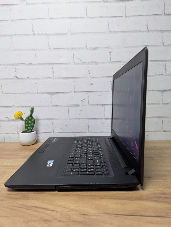 Ноутбук Б/В Lenovo V110-17IKB, Intel Core i5-7200U, DDR3 12 GB, SSD 240GB, 17.3" HD
