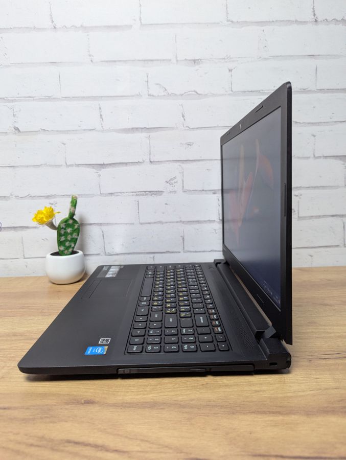 Ноутбук Б/В Lenovo B50-10, Intel Pentium N3540, DDR3 8 GB, SSD 120GB, 15.6" HD
