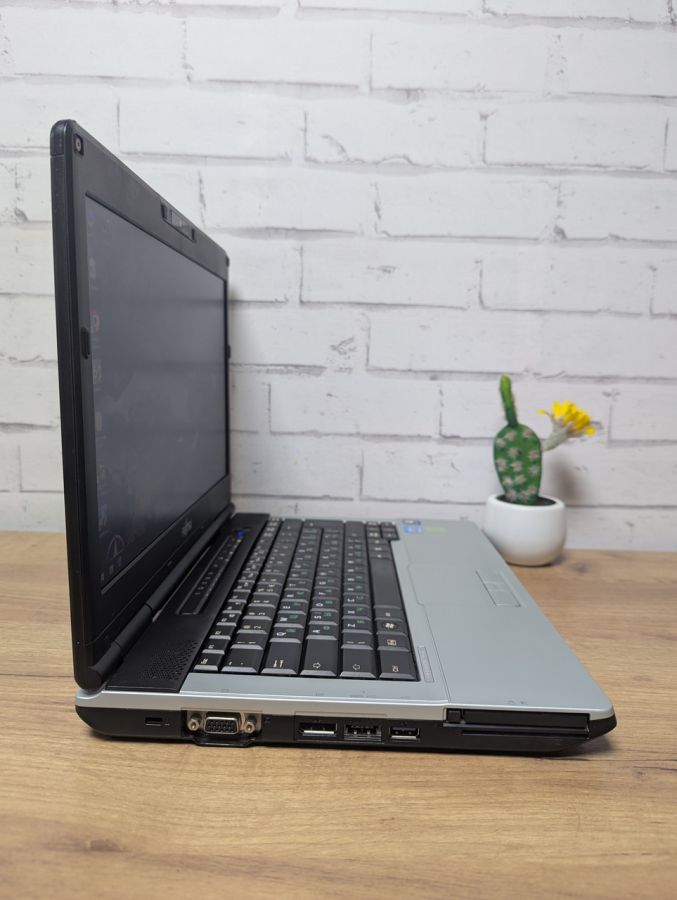 Уцінка! Ноутбук Б/В Fujitsu S781, Intel Core i5-2540M, DDR3 8 GB, SSD 128GB, 13.3" HD