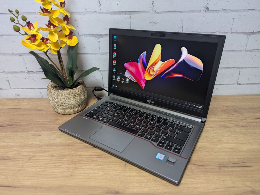 Уцінка! Ноутбук Б/В Fujitsu E746, Intel Core i5-6200U, DDR4 8 GB, SSD 128GB, 14" HD