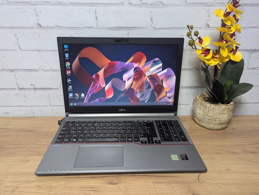 Уцінка! Ноутбук Б/В Fujitsu E754, Intel Core i5-4300M, DDR3 8 GB, SSD 128GB, 15.6" HD
