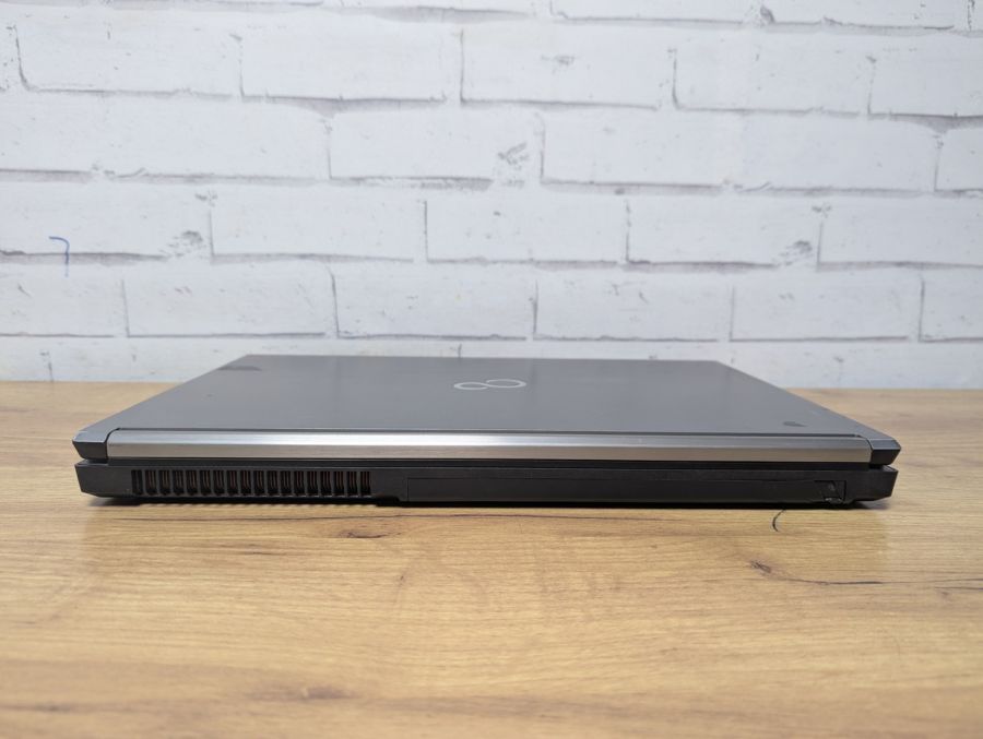 Уцінка! Ноутбук Б/В Fufitsu H730, Intel Core i7-4810QM, DDR3 24 GB, SSD 256GB, NVIDIA Quadro K510M 1Gb, 15.6" Full HD