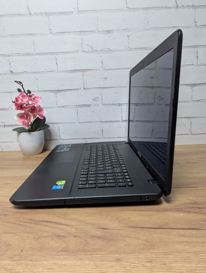 Уцінка! Ноутбук Б/В ASUS X751L, Intel Core i3-4010U, DDR3 12 GB, SSD 128GB, NVIDIA GeForce 820M 2Gb, 17.3"