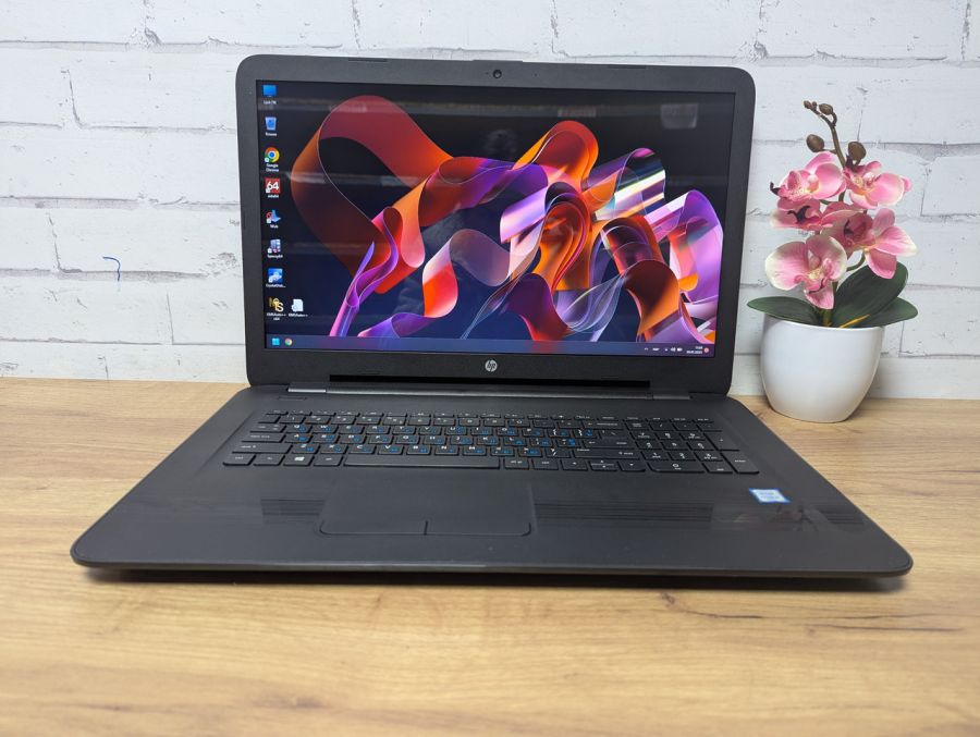 Ноутбук Б/В HP Notebook 17-X026ND, Intel Core i3-6006U, DDR3 12 GB, SSD 128GB, 15.6" (1600x900x60Hz)