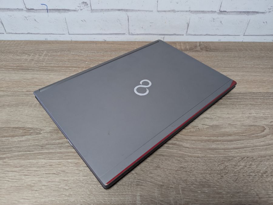 Ноутбук Б/В Fujitsu LifeBook E746, Intel Core i5-6200U, DDR4 8 GB, SSD 128GB, 14" HD