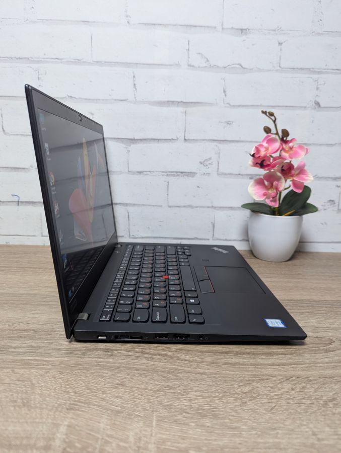 Ноутбук Б/В Lenovo ThinkPad T490S, Intel Core i5-8265U, DDR3 8 GB, SSD 256GB, 14" Full HD Сенсор