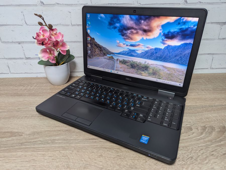 Уцінка! Ноутбук Б/В Dell Latitude E5540, Intel Core i3-4030U, DDR3 8 GB, SSD 128GB, 15.6" HD