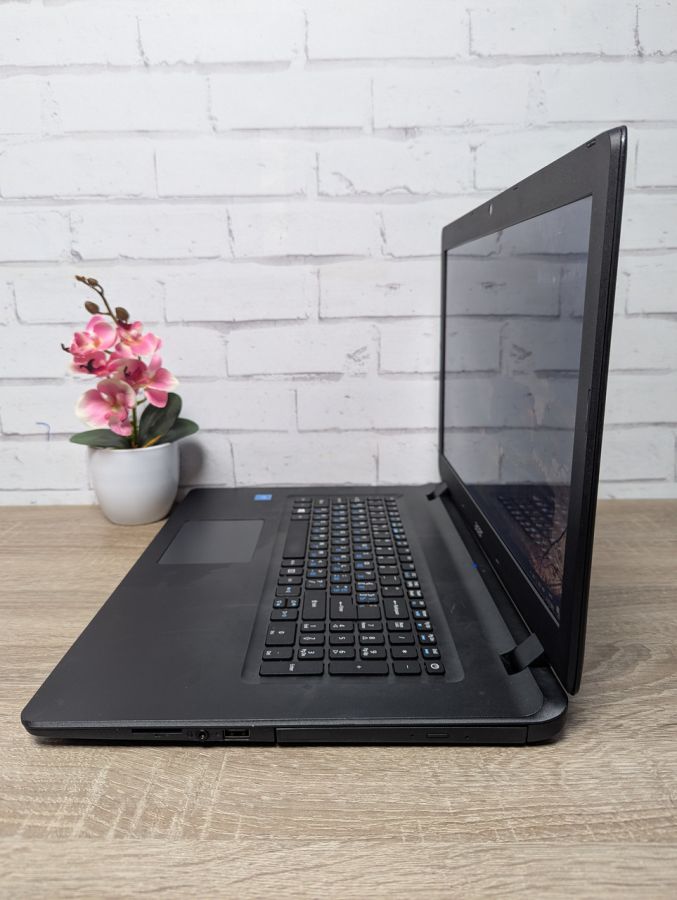 Ноутбук Б/В Acer Aspire ES1-732, Intel Celeron N3350, DDR3 8 GB, SSD 128GB, HD