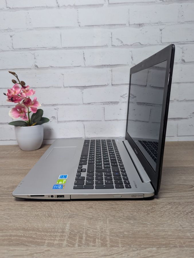 Уцінка! Ноутбук Б/В ASUS R553L, Intel Core i5-4200U, DDR3 8 GB, SSD 256GB, GT 740M 2Gb, 15.6"
