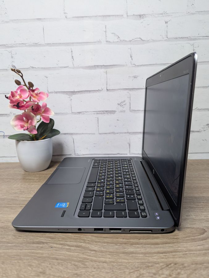 Ноутбук Б/В HP EliteBook Folio 1040 G2, Intel Core i5-5200U, DDR3 4 GB, SSD 128GB, 13.3" (1600x900x60Hz)