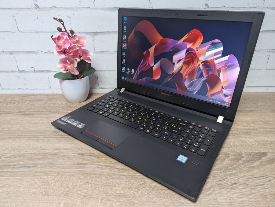 Уцінка! Ноутбук Б/В Lenovo E51-80, Intel Core i5-6200U, DDR3 8 GB, SSD 128GB, 15.6" HD