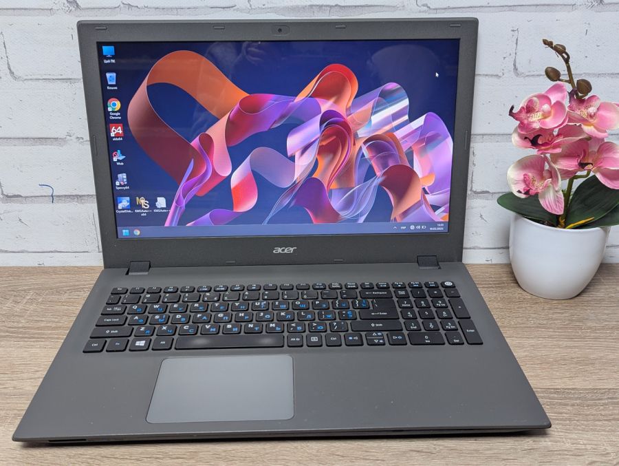 Ноутбук Б/В Acer Aspire E5-573G, Intel Core i5-5200U, DDR3 8 GB, SSD 256GB, NVIDIA GeForse 940M 4Gb, 15.6"