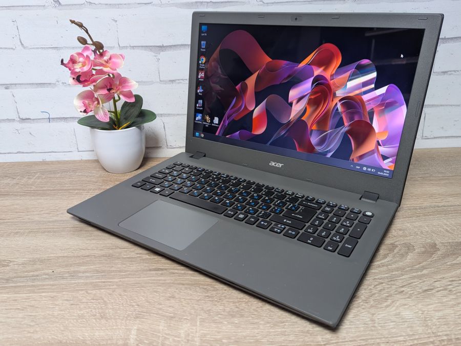 Ноутбук Б/В Acer Aspire E5-573G, Intel Core i5-5200U, DDR3 8 GB, SSD 256GB, NVIDIA GeForse 940M 4Gb, 15.6"