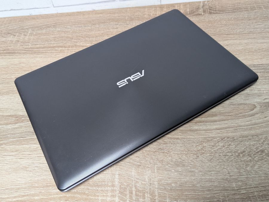 Уцінка! Ноутбук Б/В ASUS X550C, Intel Core i5-3337U, DDR3 8 GB, SSD 256GB, GT 720M 2 Gb, 15.6"