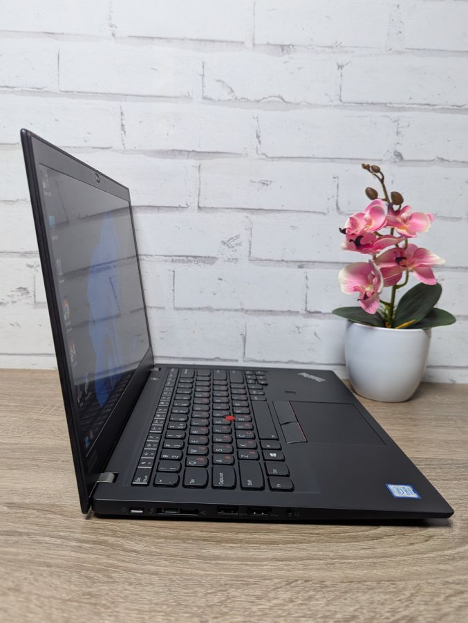Уцінка! Ноутбук Б/В Lenovo ThinkPad T490S, Intel Core i5-8265U, DDR3 8 GB, SSD 256GB, 14" Full HD Сенсор