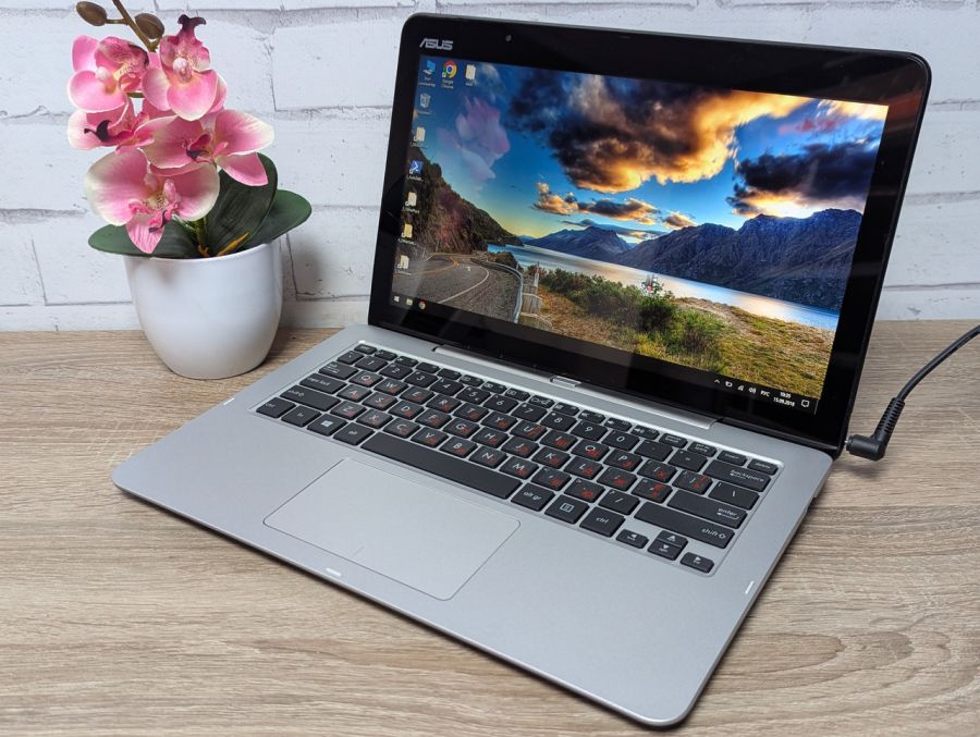 Уцінка! Ноутбук Б/В ASUS Transformer Book T300F, Intel Core m 5Y10, DDR3 4 GB, SSD 64GB, 12.5" HD