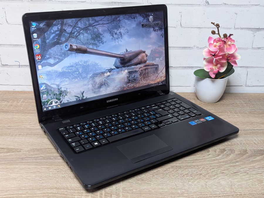 Ноутбук Б/В Samsung 350E, Intel Core i7-2620M, DDR3 8 GB, SSD 128GB, AMD Radeon HD 7600M 1Gb, 15.6" HD