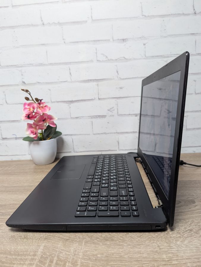 Уцінка! Ноутбук Б/В ASUS R515M, Intel Celeron N2840, DDR3 8 GB, SSD 128GB, 15.6" HD
