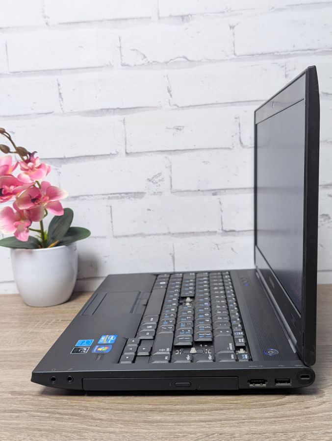 Уцінка! Ноутбук Б/В Samsung 400B, Intel Core i3-2310M, DDR3 8 GB, SSD 128GB, 14" HD