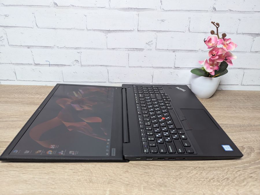 Ноутбук Б/В Lenovo ThinkPad E580, Intel Core i5-8250U, DDR4 16 GB, SSD 256GB + HDD 1TB, 15.6" Full HD