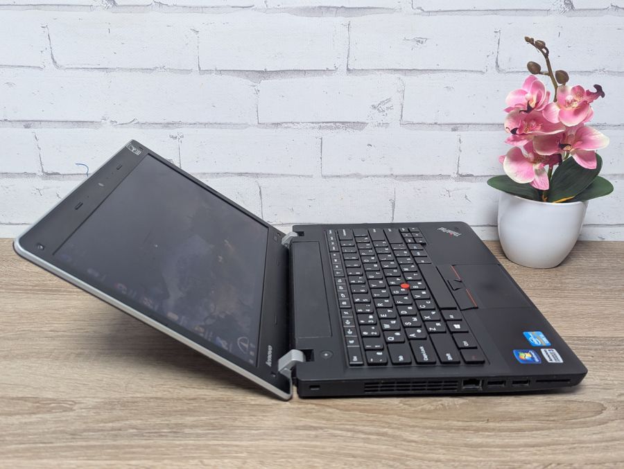 Уцінка! Ноутбук Б/В Lenovo ThinkPad E330, Intel Core i3-2370M, DDR3 8 GB, SSD 128GB, 13.3" HD
