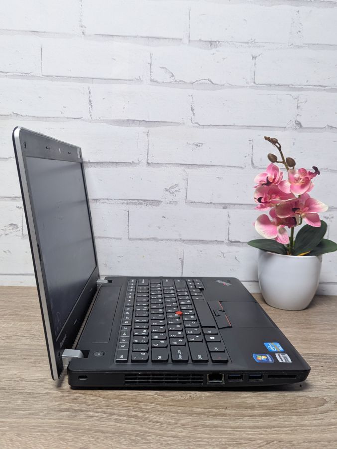 Уцінка! Ноутбук Б/В Lenovo ThinkPad E330, Intel Core i3-2370M, DDR3 8 GB, SSD 128GB, 13.3" HD
