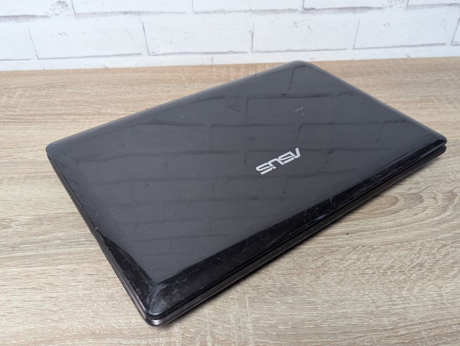 Ноутбук Б/В ASUS X52J, Intel Core i3-350M, DDR3 8 GB, SSD 128GB, Radeon HD 4500Series, 15.6" HD