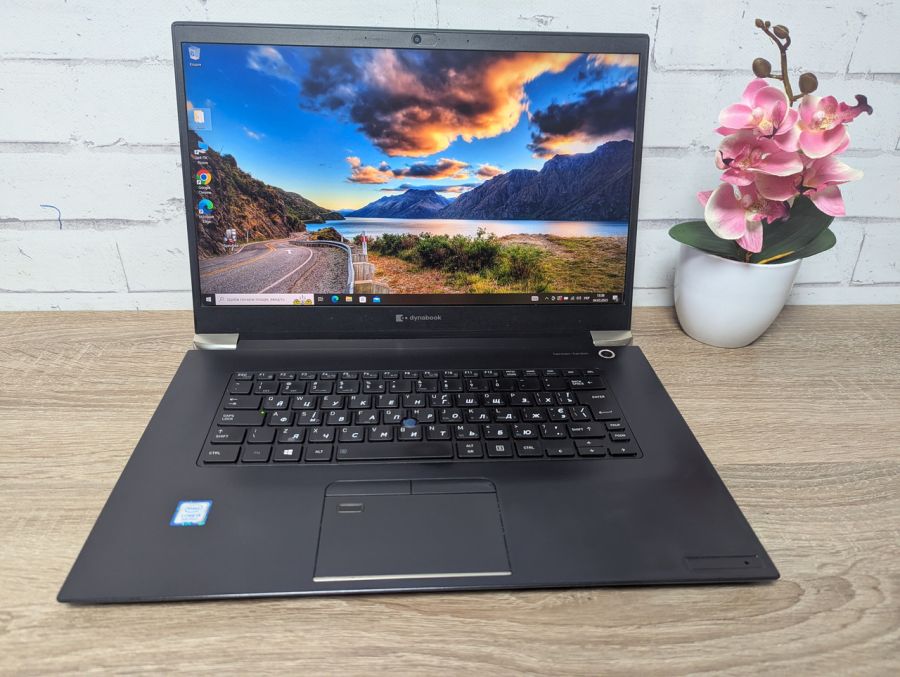 Ноутбук Б/В Dynabook Tecra X50-F-15P, Intel Core i5-8265U, DDR4 16 GB, SSD 256GB, 15.6" Full HD