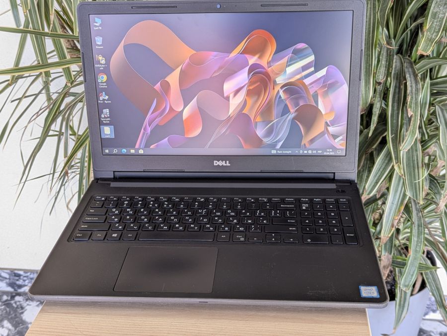 Уцінка! Ноутбук Б/В Dell Vostro 15-3568, Intel Core i3-6006U, DDR4 8 GB, SSD 128GB, 15.6" HD