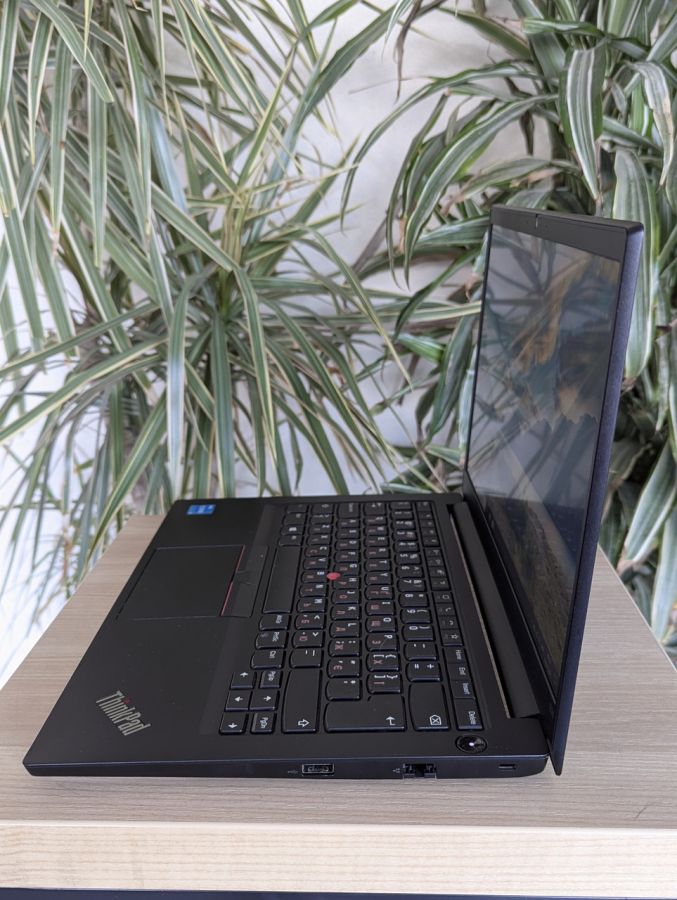 Ноутбук Б/В Lenovo ThinkPad E14, Intel Core i5-10Gen, DDR4 16 GB, SSD 256GB, 14" Full HD