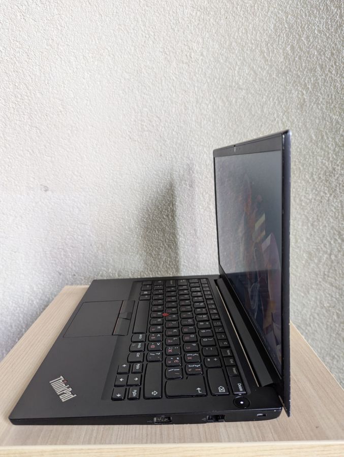 Уцінка! Ноутбук Б/В Lenovo ThinkPad E14, Intel Core i3-11Gen, DDR4 16 GB, SSD 256GB, 14" Full HD