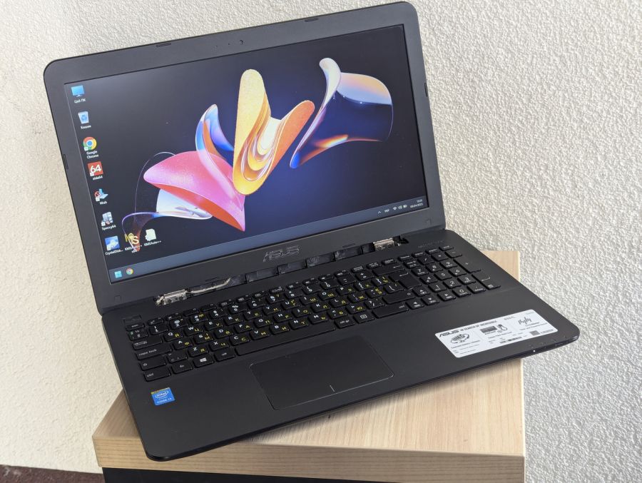 Уцінка! Ноутбук Б/В ASUS R557L, Intel Core i3-5005U, DDR3 4 GB, SSD 128GB, 15.6" HD