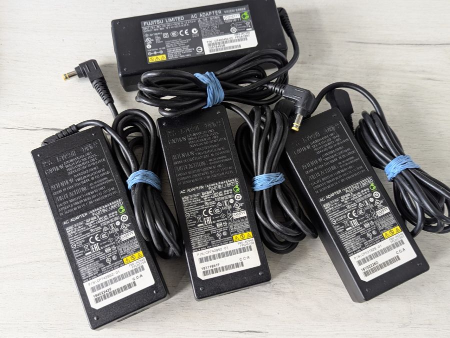 Б/В Fujitsu 80w 5.5x2.5 - 19V [ProductHub SKU 19V 80w]