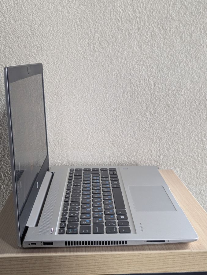Уцінка! Ноутбук Б/В HP ProBook 445 G7, AMD Ryzen 3 4300U, DDR4 16 GB, SSD 256GB, AMD Radeon Graphics, 14"
