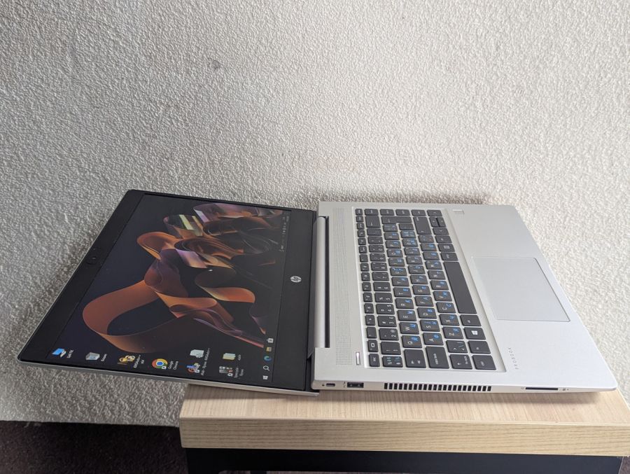 Уцінка! Ноутбук Б/В HP ProBook 445 G7, AMD Ryzen 3 4300U, DDR4 16 GB, SSD 256GB, AMD Radeon Graphics, 14"