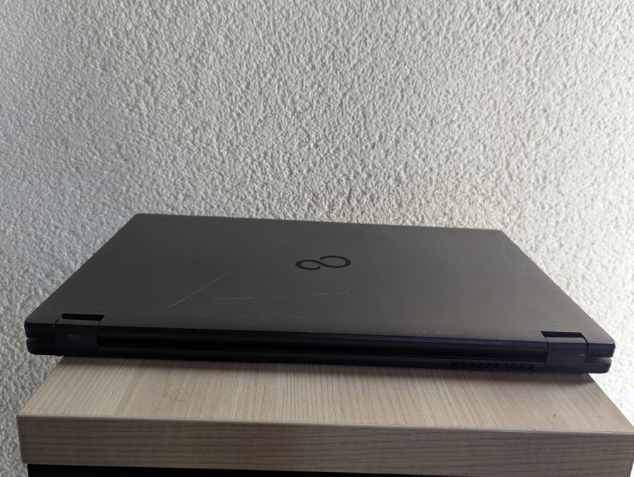 Уцінка! Ноутбук Б/В Fujitsu LifeBook E458, Intel Core i5-7200U, DDR4 8 GB, SSD 128GB, 15" Full HD