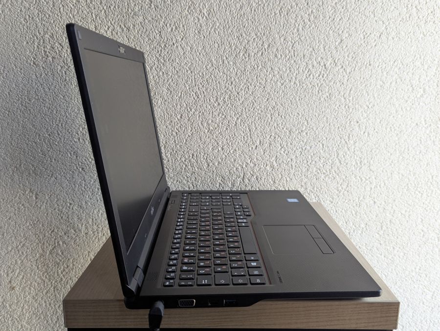 Уцінка! Ноутбук Б/В Fujitsu LifeBook E458, Intel Core i5-7200U, DDR4 8 GB, SSD 128GB, 15" Full HD