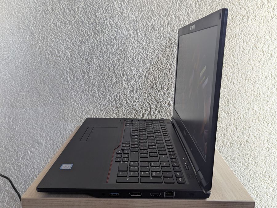 Уцінка! Ноутбук Б/В Fujitsu LifeBook E458, Intel Core i5-7200U, DDR4 8 GB, SSD 128GB, 15" Full HD
