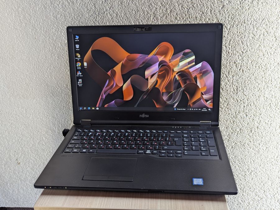 Уцінка! Ноутбук Б/В Fujitsu LifeBook E458, Intel Core i5-7200U, DDR4 8 GB, SSD 128GB, 15" Full HD