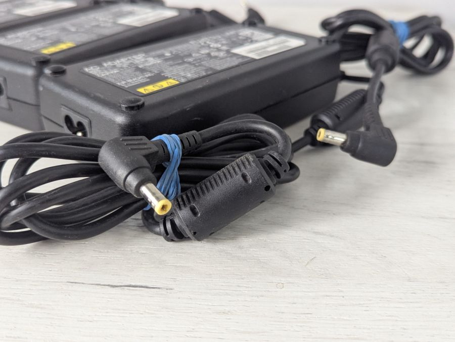 Б/В Fujitsu 150W 5.5*2.5