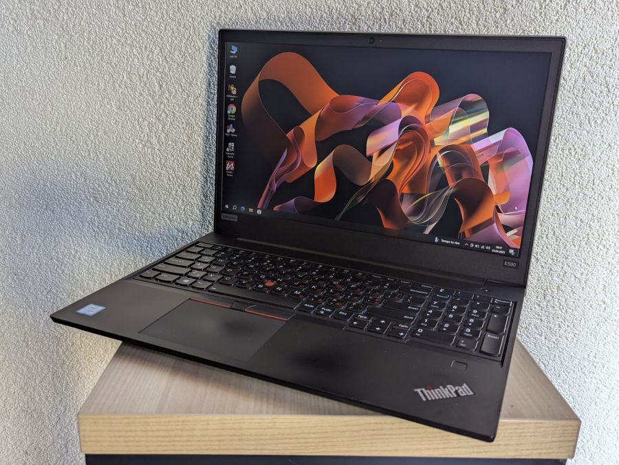 Ноутбук Б/В Lenovo ThinkPad E590, Intel Core i5-8265U, DDR4 32 GB, SSD 256GB + 1 TB, 15.6" Full HD