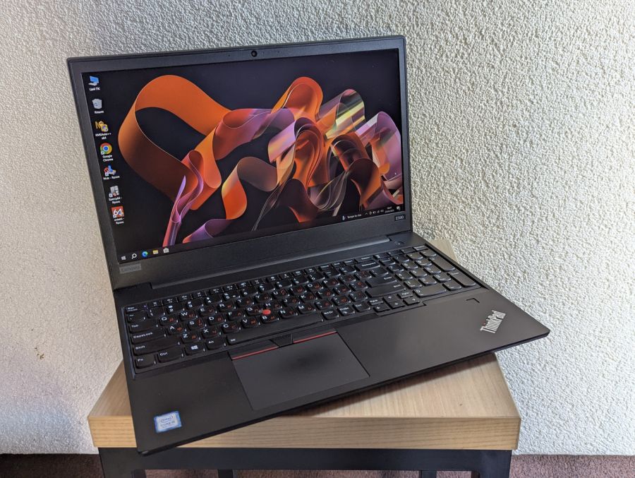 Ноутбук Б/В Lenovo ThinkPad E590, Intel Core i5-8265U, DDR4 32 GB, SSD 256GB + 1 TB, 15.6" Full HD