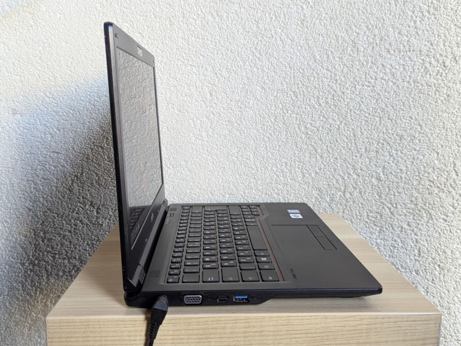 Уцінка! Ноутбук Б/В Fujitsu LifeBook E549, Intel Core i5-8265U, DDR4 16 GB, SSD 256GB, 14" Full HD