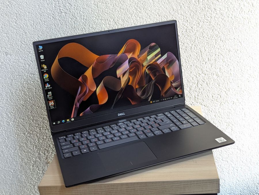 Уцінка! Ноутбук Б/В Dell Vostro 5590, Intel Core i3, DDR4 12 GB, SSD 128GB + HDD 500GB, 15" Full HD