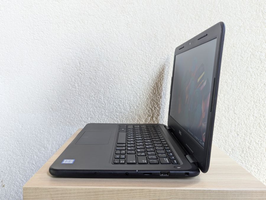 Уцінка! Ноутбук Б/В Dell Latitude 3310, Intel Core i3-8145U, DDR4 8 GB, SSD 128GB, 13" UHD